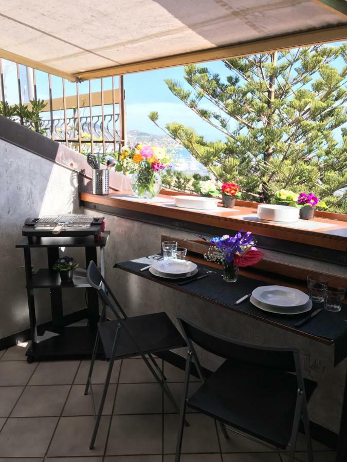 Mansarda Luminosa In Centro Sul Mare - Attic By Sea Apartment Sanremo Exterior photo